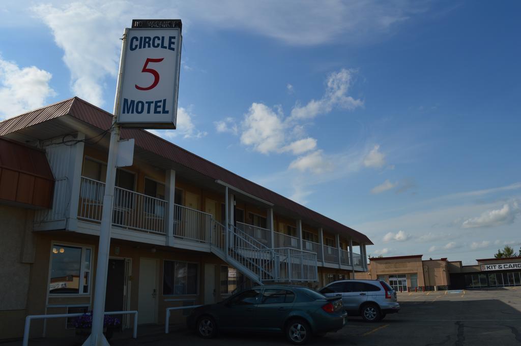 Circle 5 Motel Olds Kültér fotó